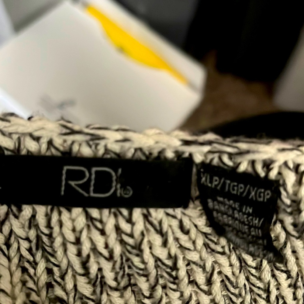 Women’s sweater